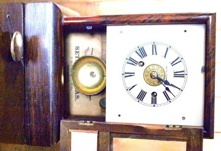 Seth Thomas mantel clock, front, door open